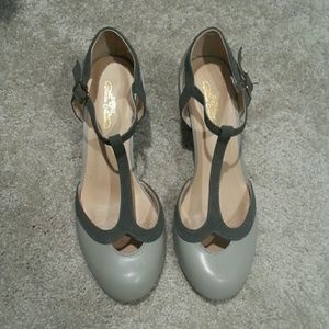 Taupe/grey Journee Collection High Heels